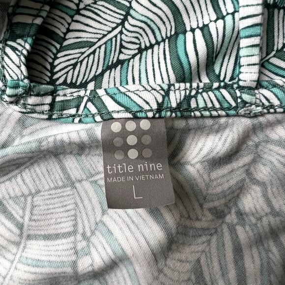 Title Nine Green and White Patterned Midi Dress - Picture 8 of 11